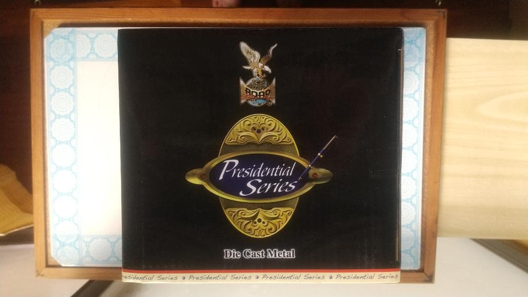 ミニカー 1972 Lincoln Continental Reagan Car 1:24