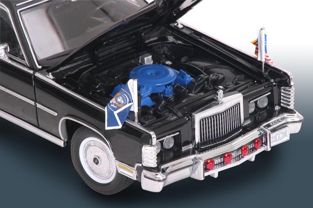 ミニカー 1972 Lincoln Continental Reagan Car 1:24