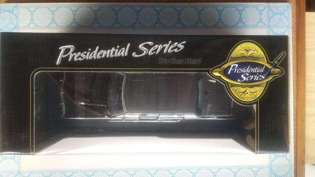 ミニカー 1972 Lincoln Continental Reagan Car 1:24