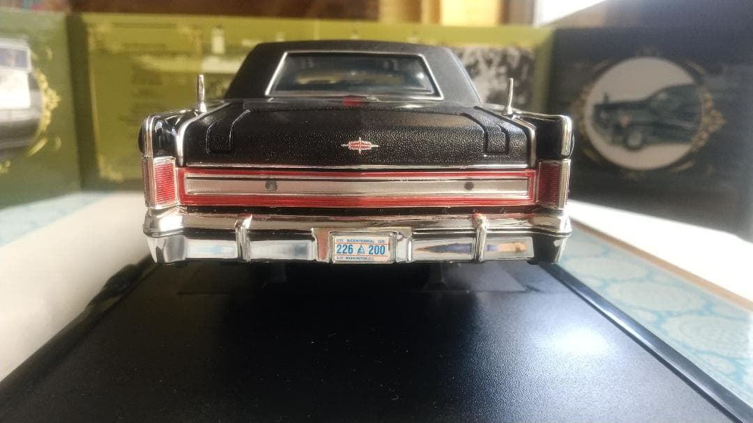 ミニカー 1972 Lincoln Continental Reagan Car 1:24