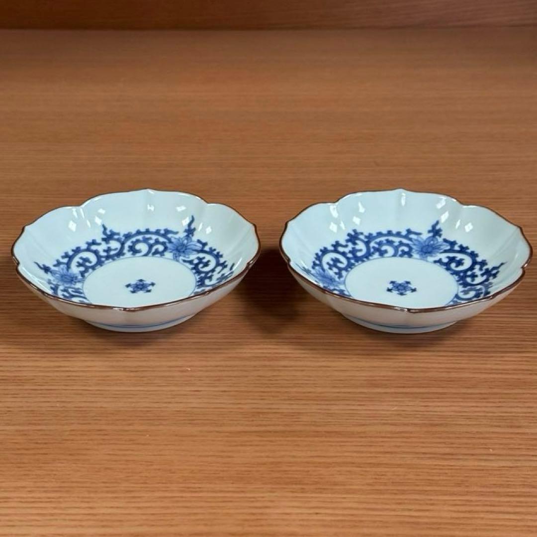 有田焼 李荘窯 渕錆染付唐草文 輪花4寸皿 2枚セット☆