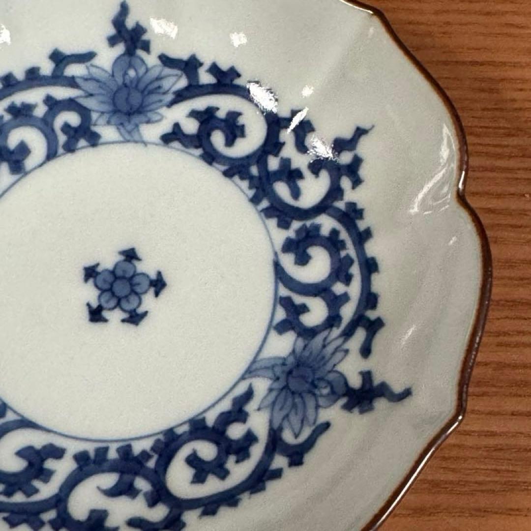 有田焼 李荘窯 渕錆染付唐草文 輪花4寸皿 2枚セット☆