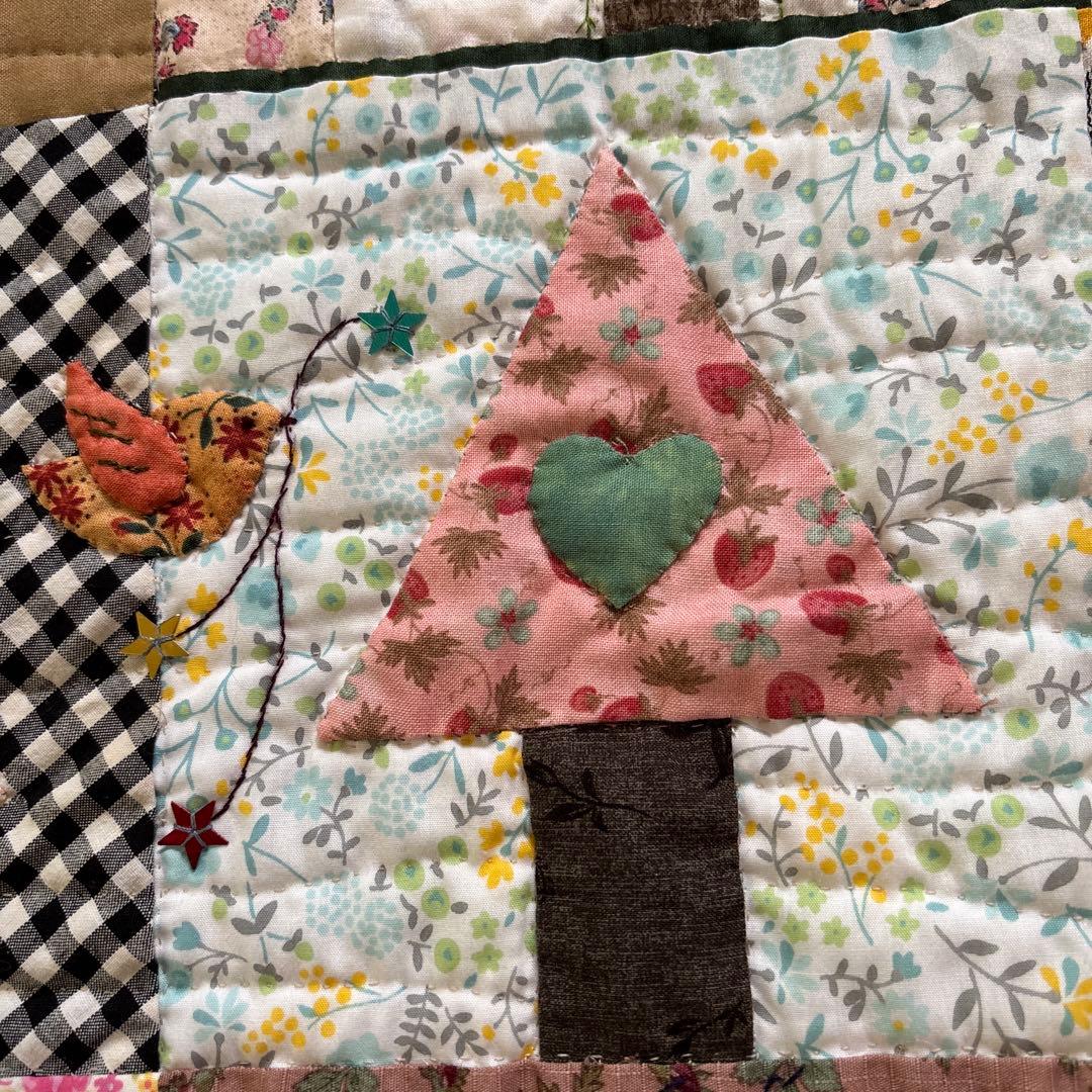 パッチワーク　キルト　タペストリー　刺繍　アップリケ　BIGサイズ