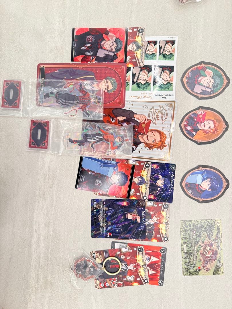 ツイステッドワンダーランドグッズまとめ売り
