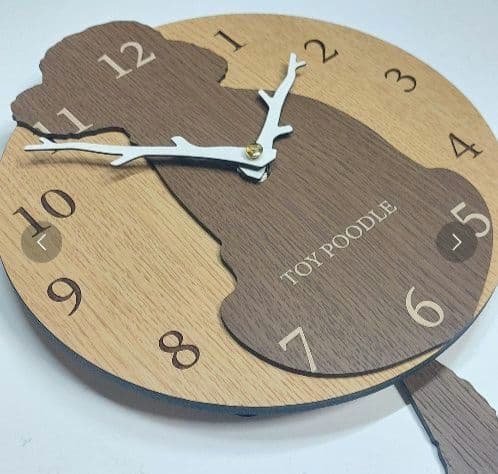 振り子時計 木製時計　 壁掛け時計 トイプードル 茶色 しっぽ　おしゃれ