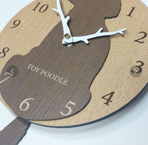 振り子時計 木製時計　 壁掛け時計 トイプードル 茶色 しっぽ　おしゃれ