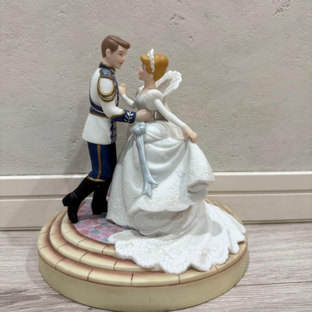 ディズニーランド　シンデレラ　セレブレーション　陶器　置物　結婚式　ウエディング