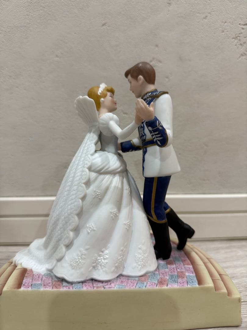 ディズニーランド　シンデレラ　セレブレーション　陶器　置物　結婚式　ウエディング
