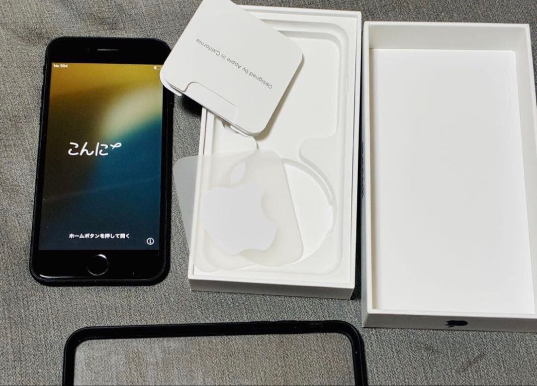 美品　iPhone 6SE 64GB 第2世代　SIMフリー 初期化、動作確認済