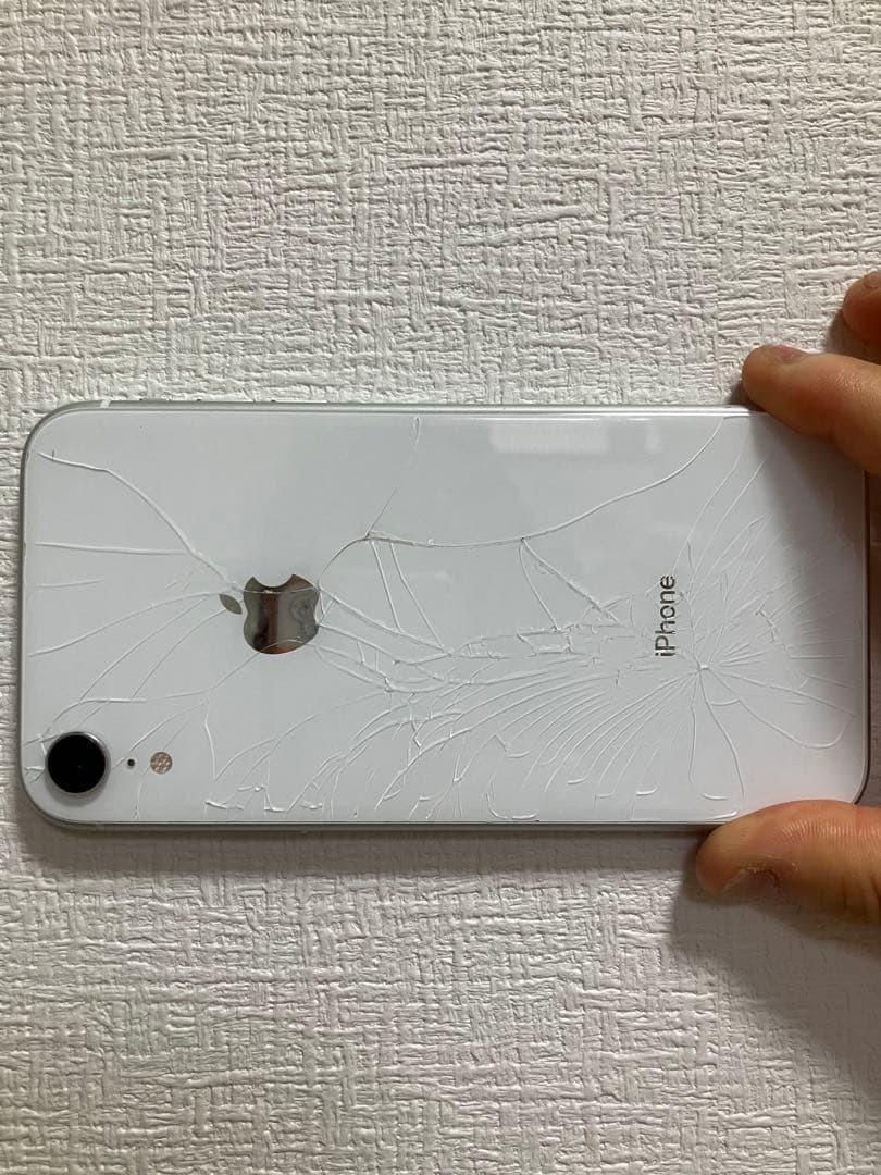 背面割れApple iPhone 10R 本体 64GB