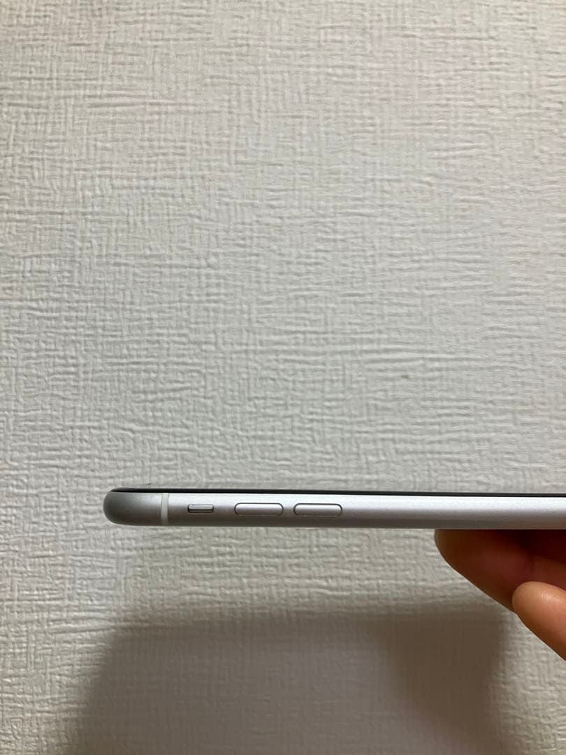 背面割れApple iPhone 10R 本体 64GB