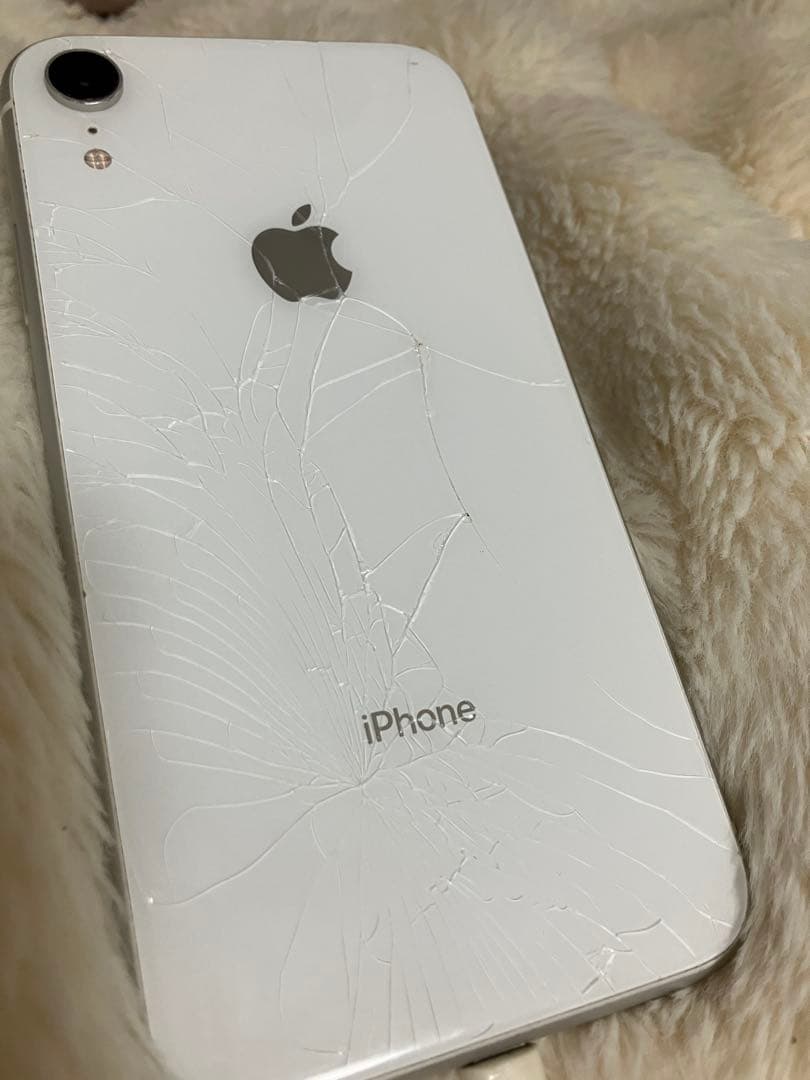 背面割れApple iPhone 10R 本体 64GB