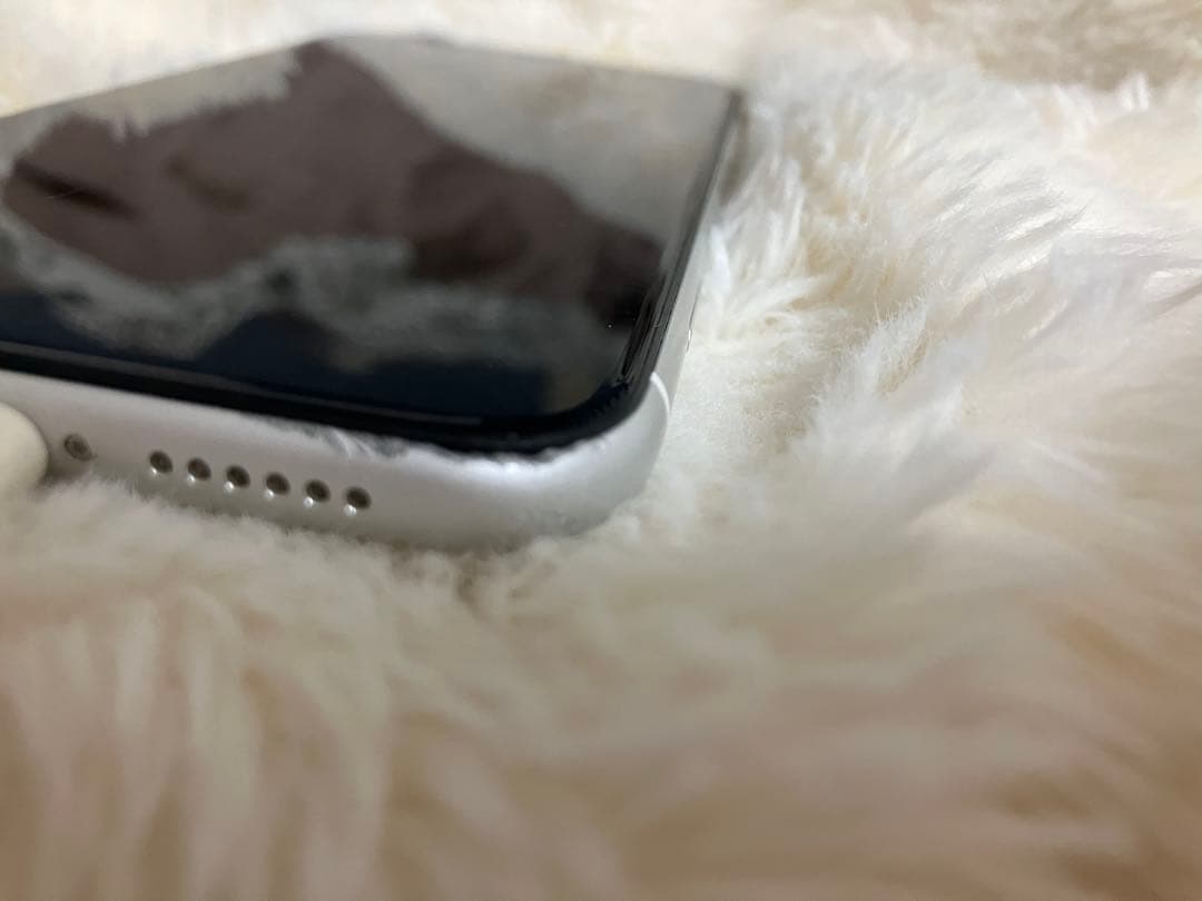 背面割れApple iPhone 10R 本体 64GB