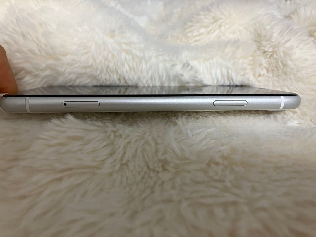 背面割れApple iPhone 10R 本体 64GB