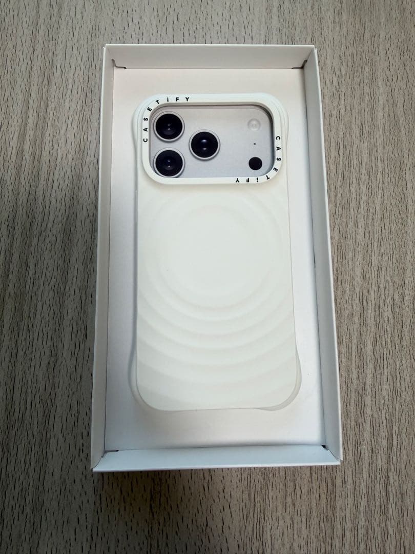 casetify iPhone17pro ウェーブシリコンケースケース