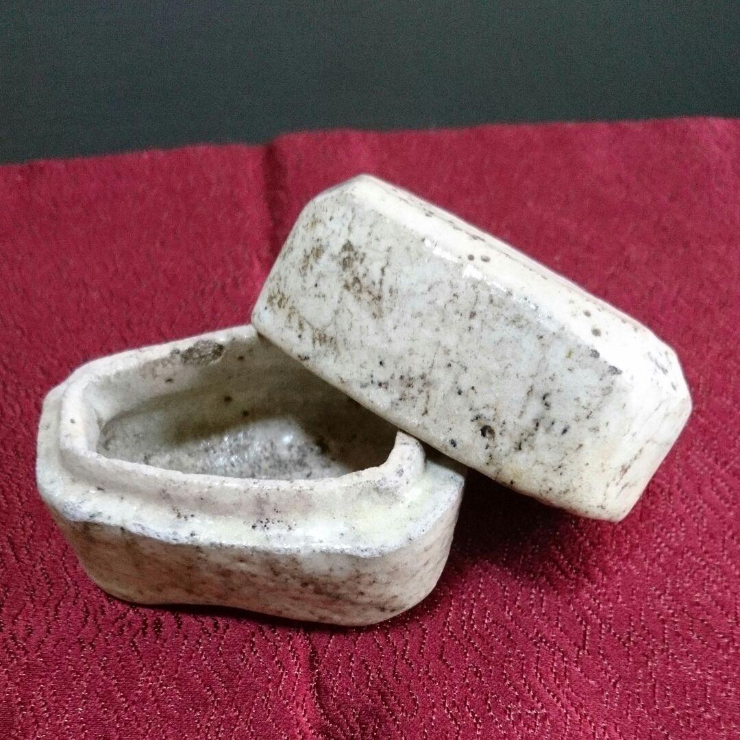 値下しました‼志野香合