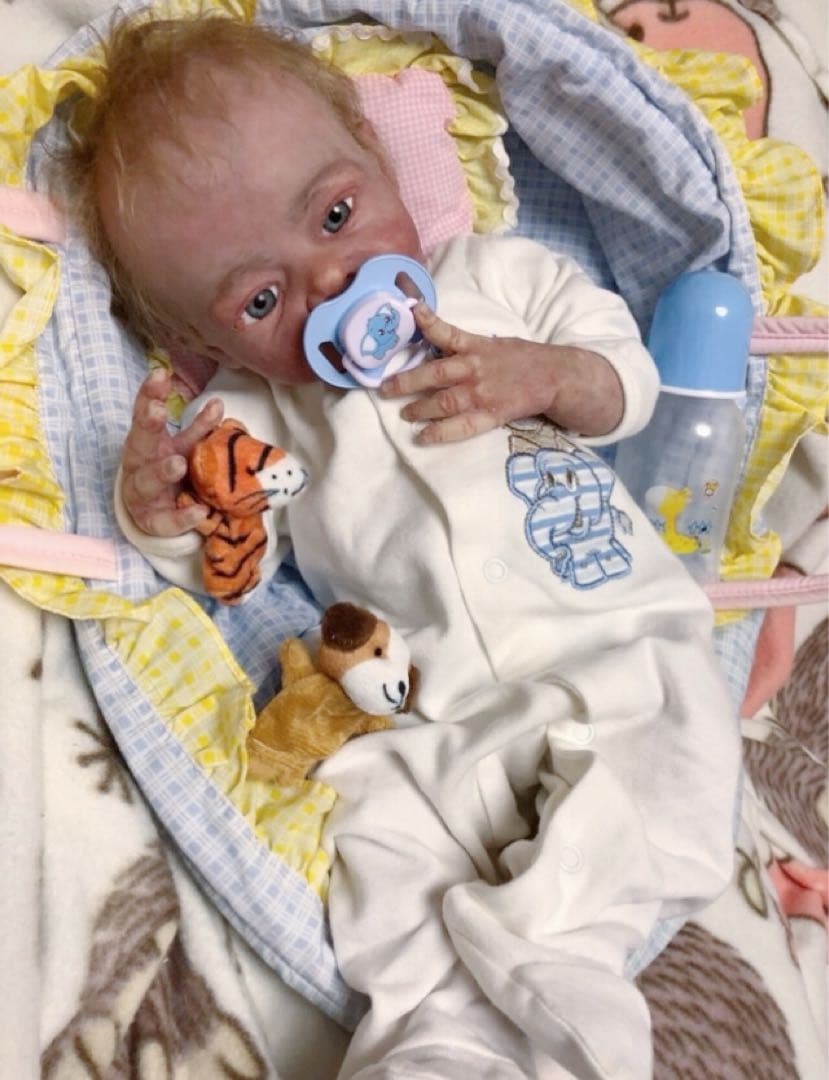 シリコン　リボーンドール　リアル赤ちゃん