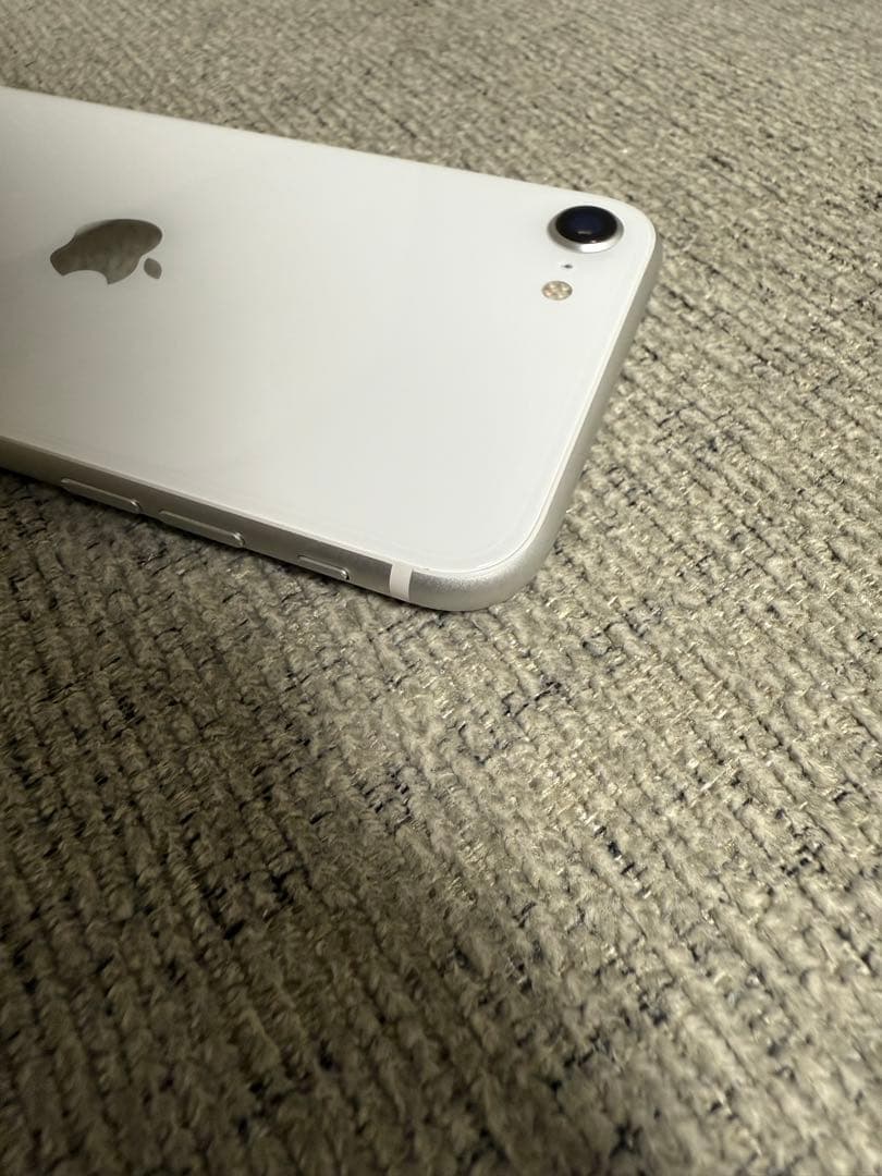 Apple iPhone SE (第2世代) ホワイト　SIMロックフリー
