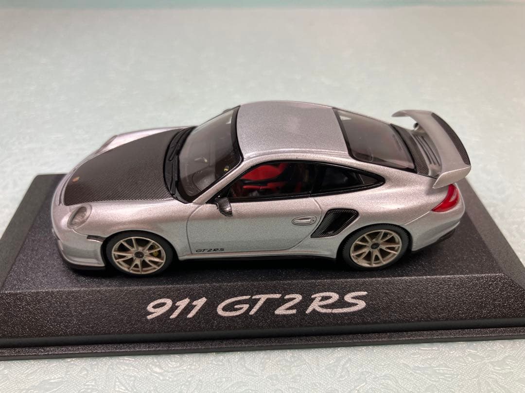 ミニチャンプス　ディーラー品　ポルシェ911 GT2RS 2010年