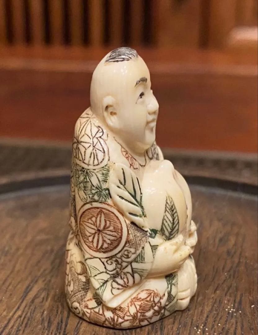 ヴィンテージ　金本造・根付・唐子・桃　吉祥細密細工・天然素材　ハンドメイド