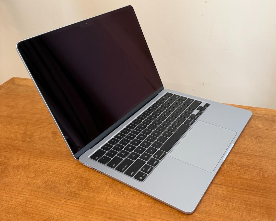 【極美品】Apple M4 MacBook Air 32GB スカイブルー