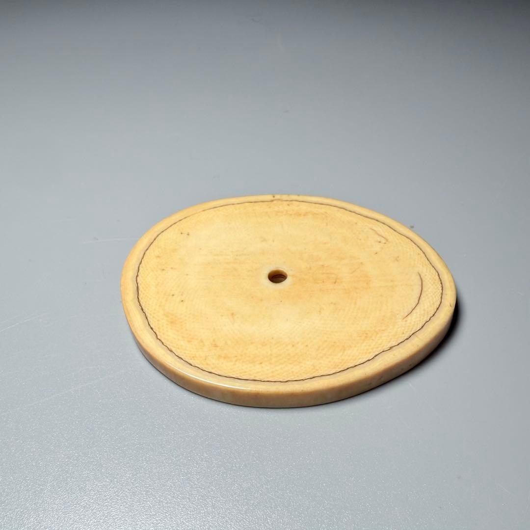 人間国宝　十三代　酒井田柿右衛門　染錦龍地文香合　箱　台座付