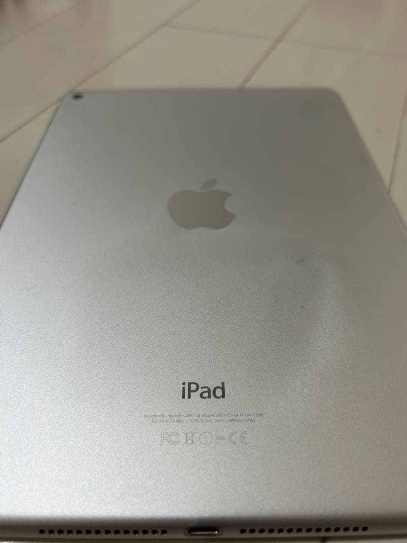 iPad Air 2 タブレット 128G シルバー