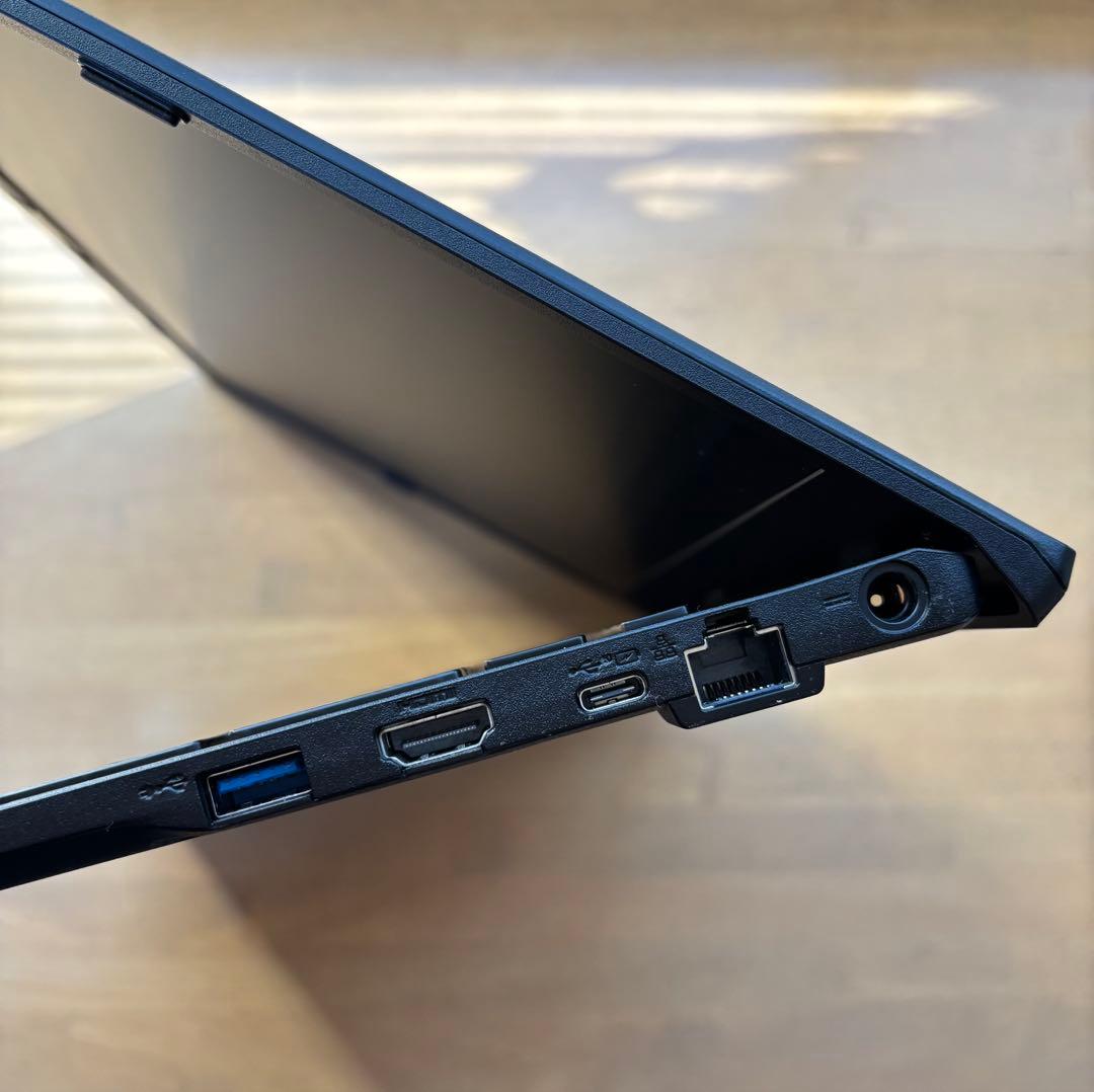 【超美品】数回使用のみ　富士通ノートパソコン Windows11 SSD 軽量