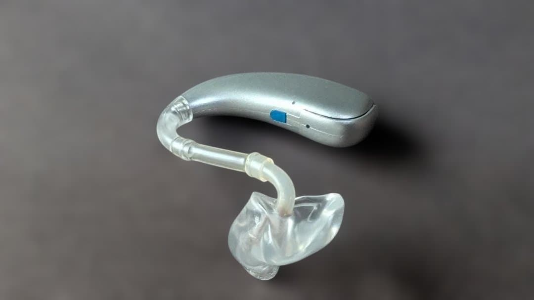 吉*か様 補聴器★フォナック★左耳用本体+電池4個