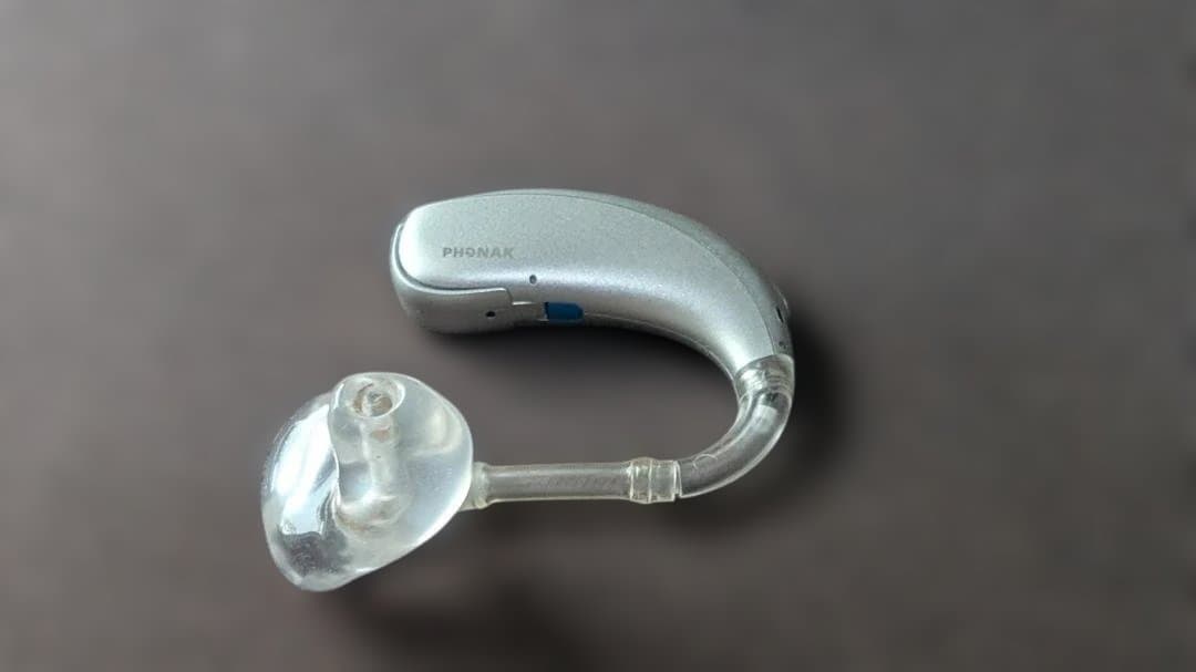 吉*か様 補聴器★フォナック★左耳用本体+電池4個