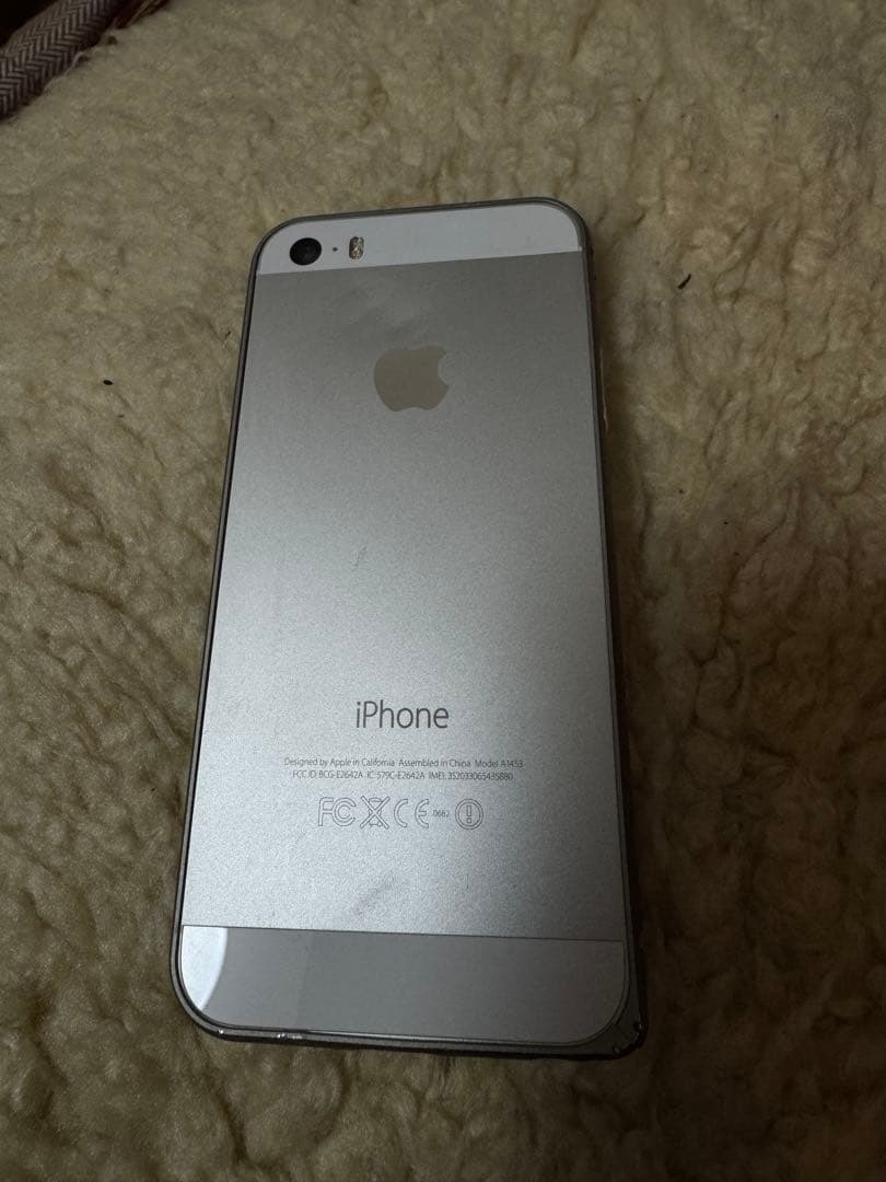 【美品】Apple iPhone5s シルバー 32GB エアドロ可能