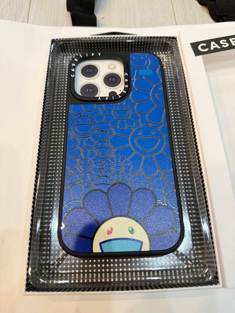 MURAKAMI TAKASHI×CASETiFY スマイルブルーケース