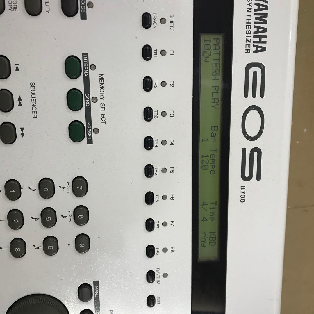 YAMAHA　ミュージックシンセサイザー　EOS B700