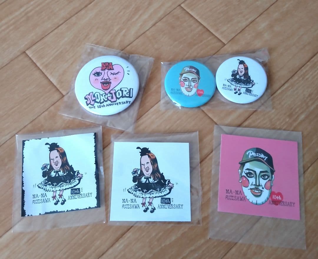 【完売品】もんじょり10周年セット　フーディー、トレーナー、缶バッチ、ステッカー