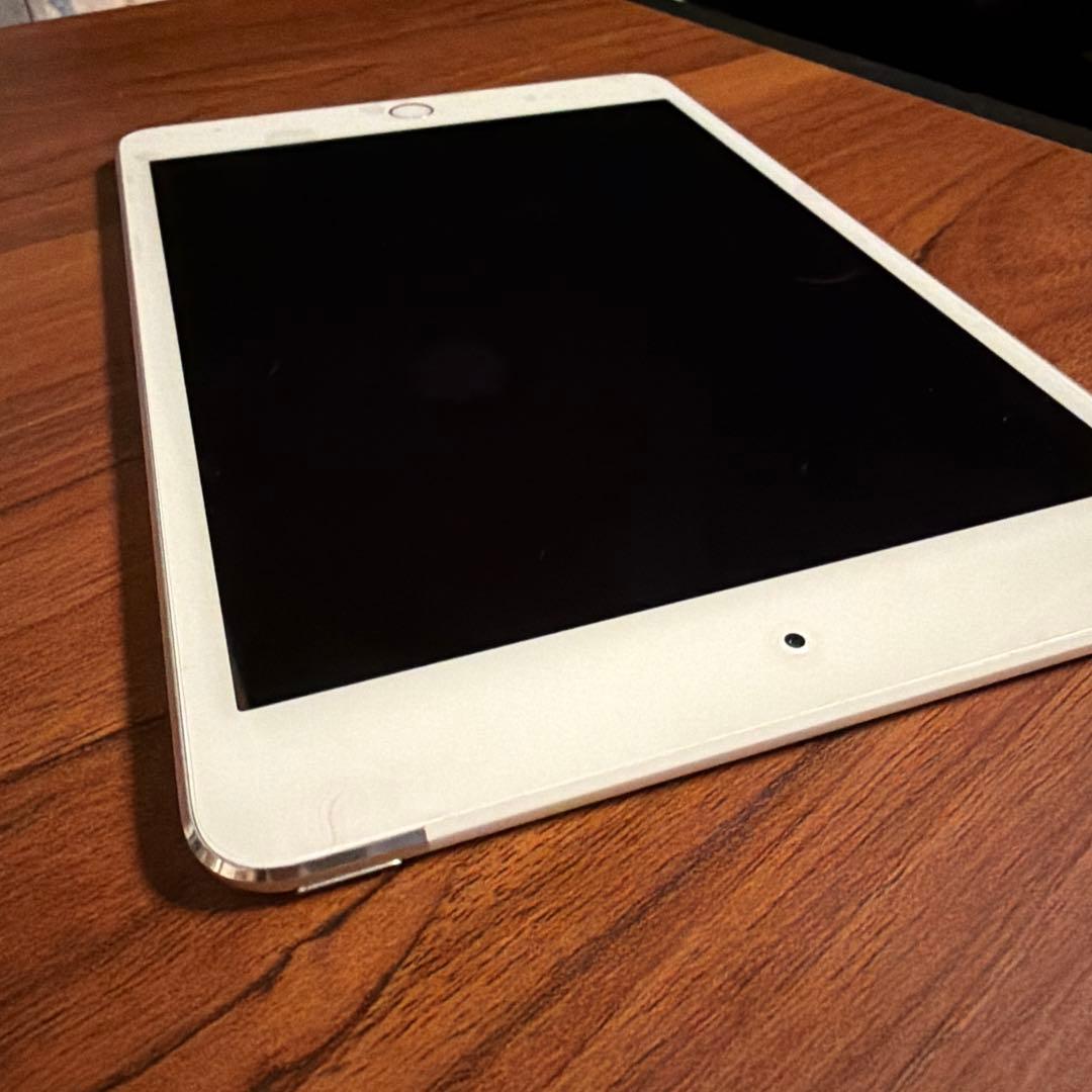 Apple iPad mini4 セルラー64G中古品