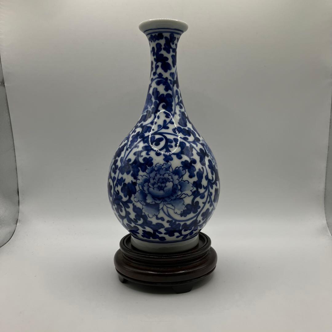 1 乾隆年製　磁器花瓶　青花 染付