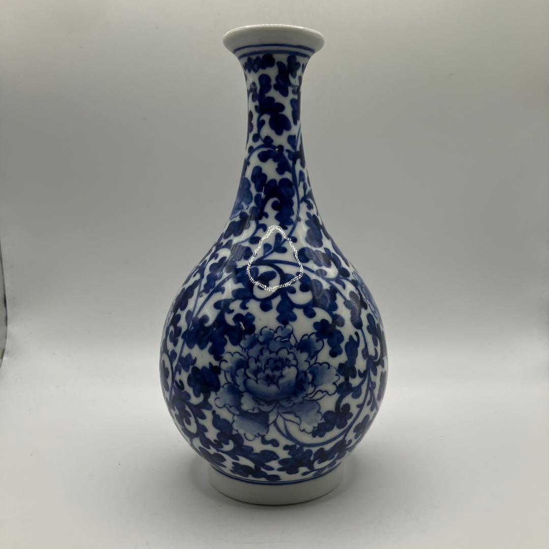 1 乾隆年製　磁器花瓶　青花 染付