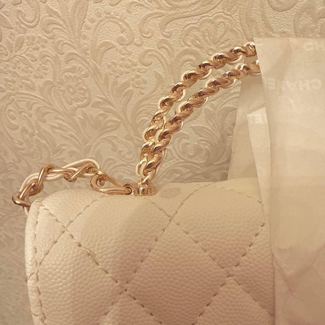 CHANEL ノベルティキルティングホワイトバッグ
