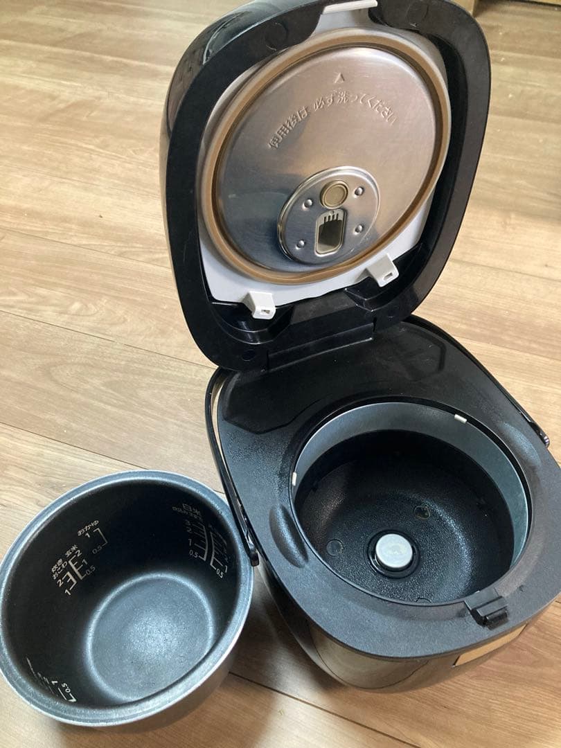 パナソニック SR-KT060 炊飯器 700W 2021年製　3.5合炊き