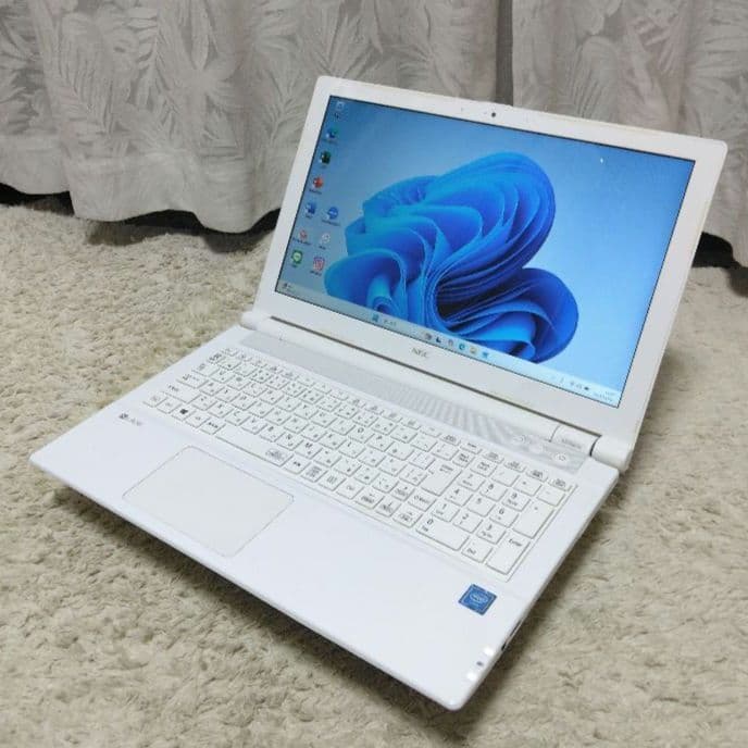 千２６ 特価　美品 直ぐに使えるSSD Office ノートパソコン
