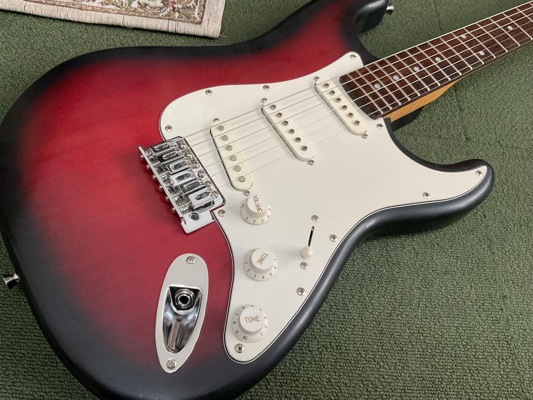 ストラト　タイプ　艶消しボディ