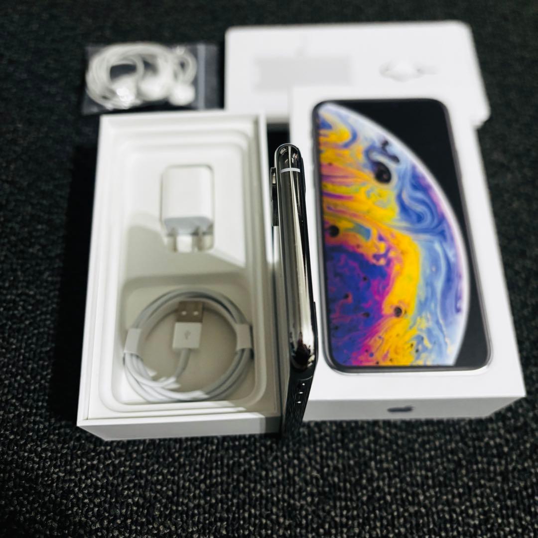 Apple iPhone XS シルバー 本体　64GB 箱あり　付属品完備