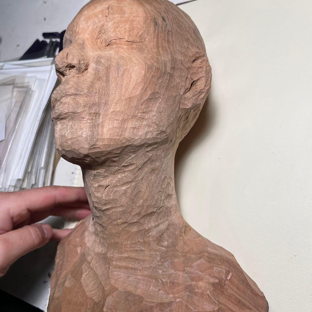 手彫り木製人間頭部彫刻