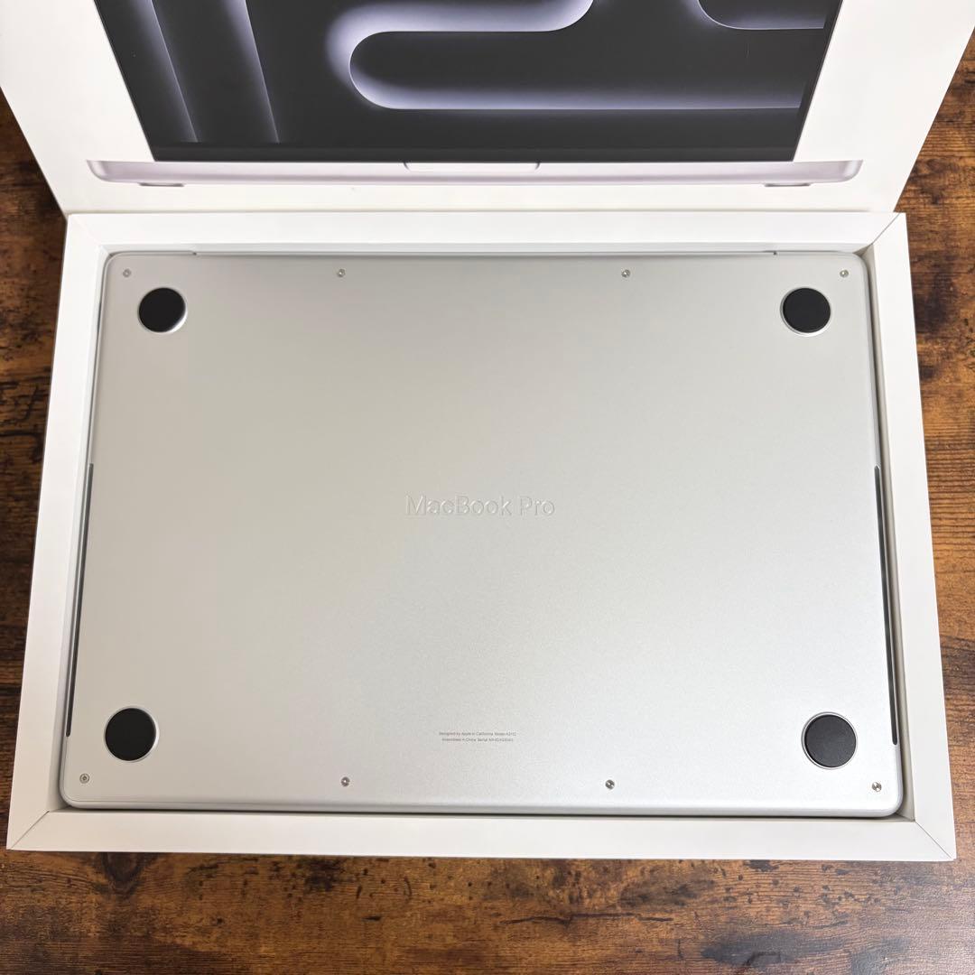 MacBook Pro 14インチ M4 メモリ24GB SSD1TB