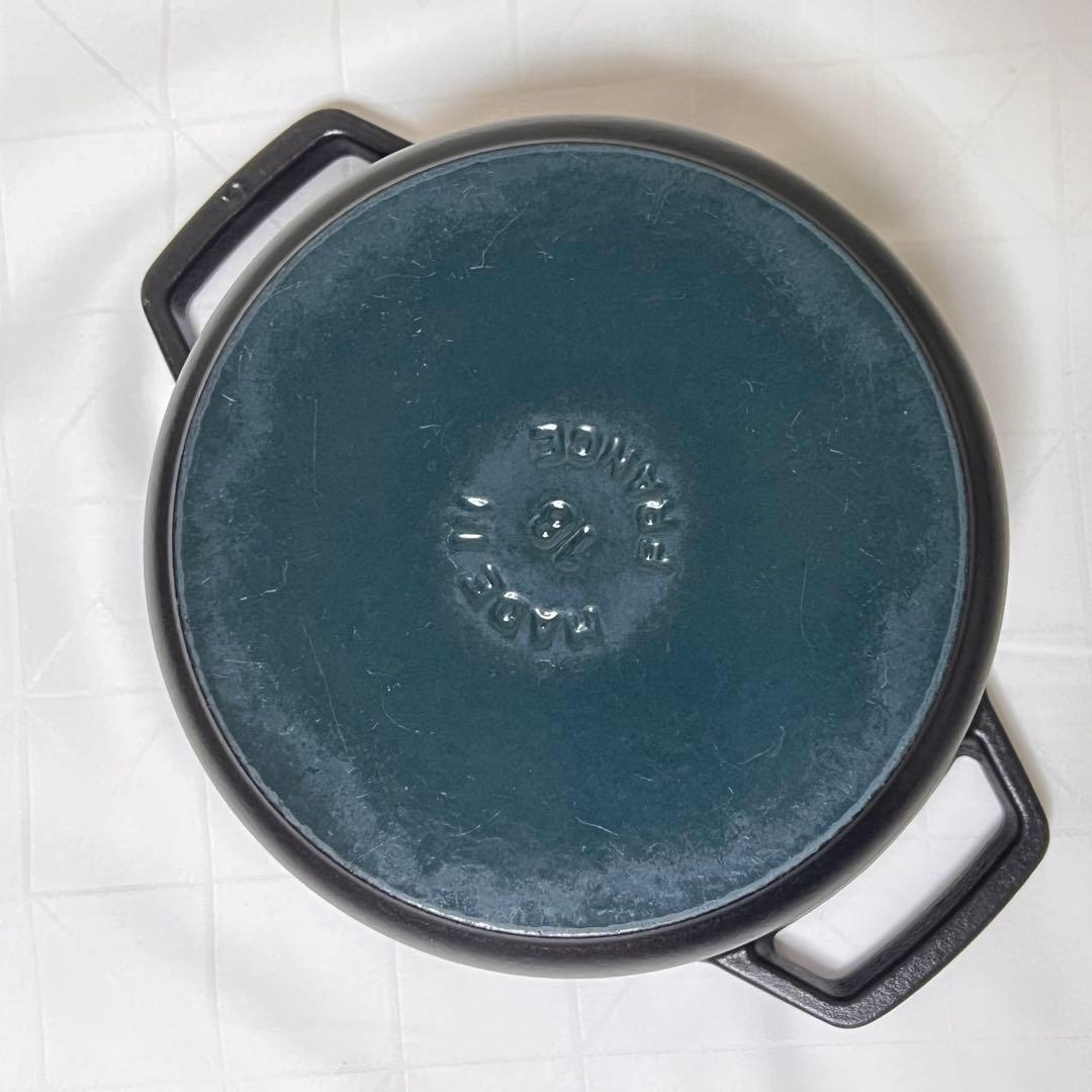 Staub ココットラウンド18cm ブラック真鍮ノブ【訳あり特価品】