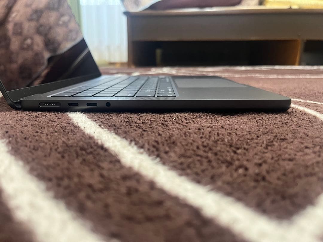 MacBook Pro M5 14インチ スペースブラック