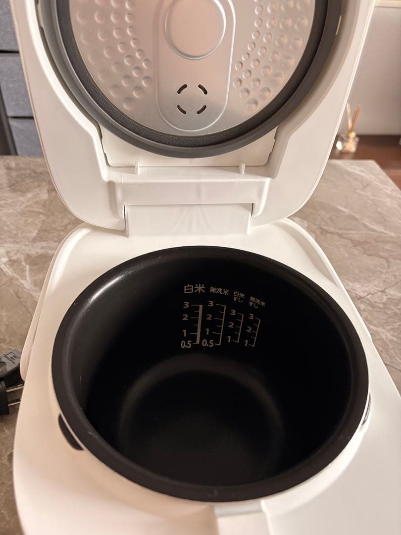 TOSHIBA RC-5XN IH炊飯器 ホワイト