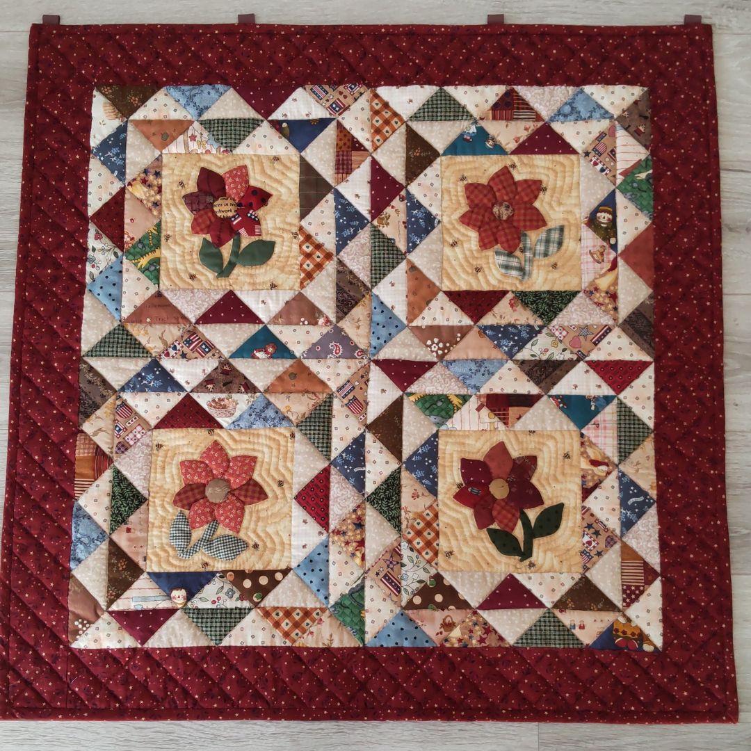 ハンドメイド アメリカンキルト 花のタペストリー
