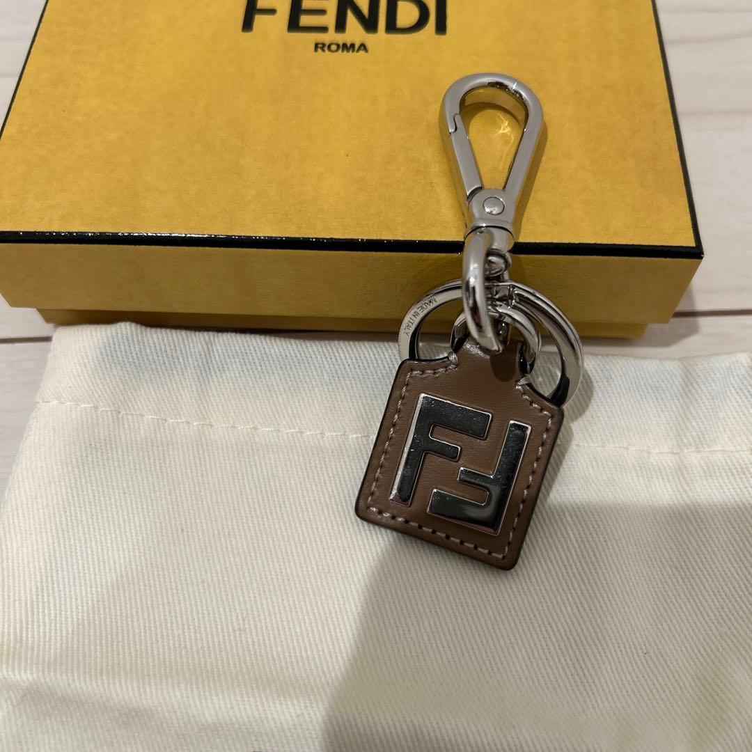 FENDI ロゴ キーリング