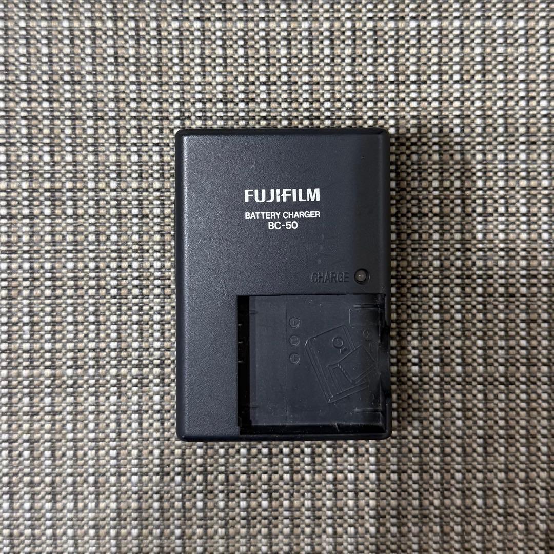 【中古デジカメ】FUJIFILM FinePix F100fd 1200万画素